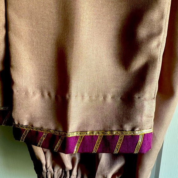 Pakistani Designer’s Asim Jofa 4 piece luxury fully embroidered suit - Picture 13 of 13